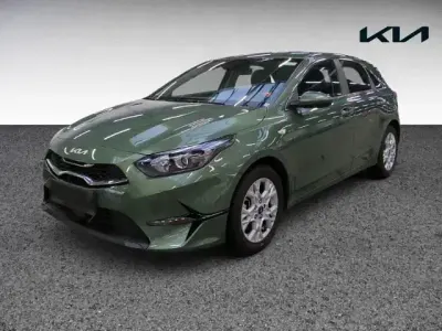 Używany Kia Ceed Vision 140 KM (102 kW) 2025 Zielony Hatchback