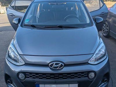 Gebraucht Hyundai i10 YES! 87 PS (63 kW) 2019 Grau Kleinwagen