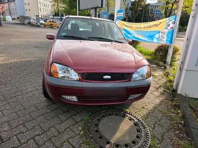 Second-hand Ford Fiesta 60 CP (44 kW) 2001 Roșu Hatchback