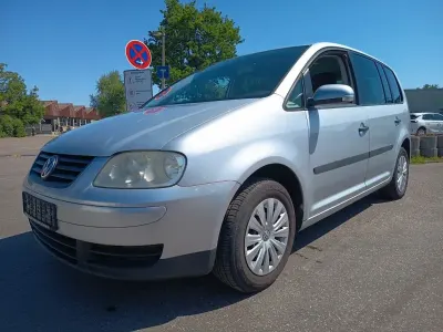Gebraucht VW Touran Basis 101 PS (74 kW) 2003 Silber Van / Kleinbus
