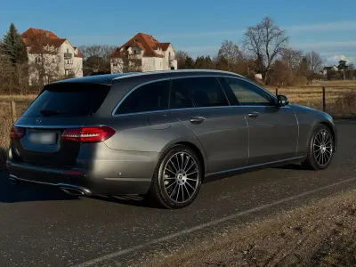 Gebraucht Mercedes E220 191 PS (140 kW) 2017 Grau Kombi