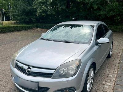 Second-hand Opel Astra GTC 115 CP (84 kW) 2007 Gri Hatchback