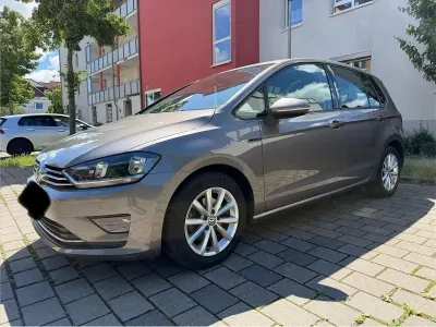 Gebraucht VW Golf Sportsvan LOUNGE 150 PS (110 kW) 2015 Gold Van / Kleinbus