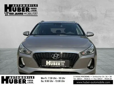 Gebraucht Hyundai i30 Trend 110 PS (80 kW) 2017 Weiß Limousine
