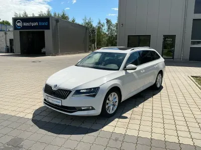 Gebraucht Skoda Superb Style 150 PS (110 kW) 2018 Weiß Kombi