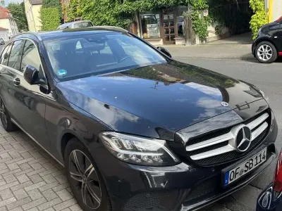 Gebraucht Mercedes C200 160 PS (117 kW) 2020 Schwarz Kombi