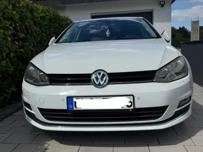 Gebraucht VW Golf VII 105 PS (77 kW) 2015 Weiß Limousine