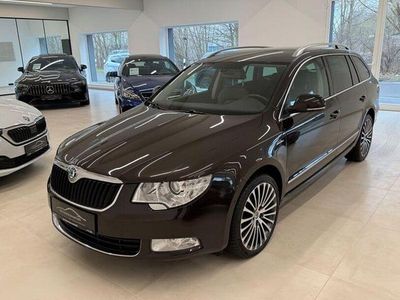 Gebraucht Skoda Superb LAURIN & KLEMENT 200 PS (147 kW) 2012 Braun Kombi
