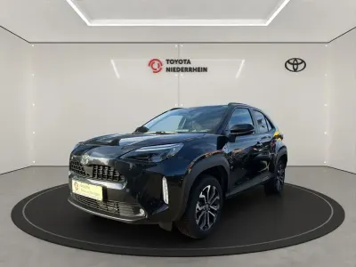 Gebraucht Toyota Yaris Cross 131 PS (96 kW) 2025 Schwarz SUV