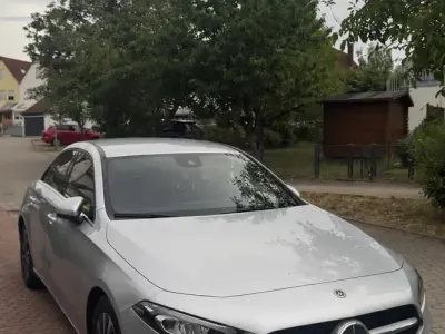 Gebraucht Mercedes A200 163 PS (119 kW) 2019 Grau Limousine