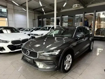Gebraucht Volvo V60 CC 250 PS (183 kW) 2020 Pine grey / metallic (metallic) Kombi