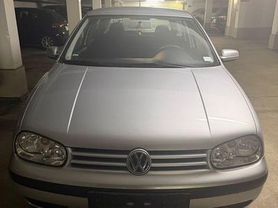 Silber Gebraucht 2002 VW Golf Basis Limousine | 2.100 € (Etwas zu teuer)