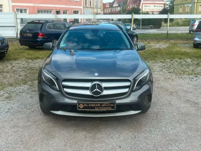 Gebraucht Mercedes GLA200 136 PS (100 kW) 2014 Grau SUV