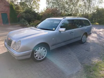 Gebraucht Mercedes E240 170 PS (125 kW) 1999 Silber Kombi