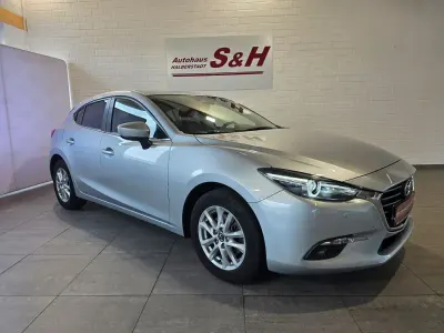 Używany Mazda 3 120 KM (88 kW) 2018 Srebrny Sedan/Limuzyna