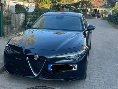 Gebraucht Alfa Romeo Giulia Lusso 200 PS (147 kW) 2018 Schwarz Limousine