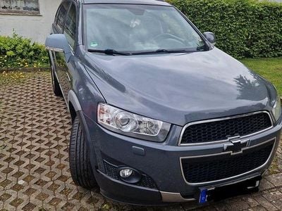 Begagnad Chevrolet Captiva LT 167 HK (122 kW) 2011 Grå SUV