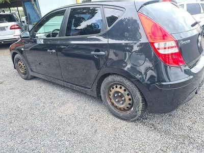 Gebraucht Hyundai i30 Edition 109 PS (80 kW) 2010 Blau Kombi