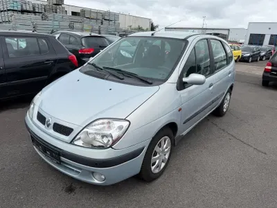 Gebraucht Renault Scénic 107 PS (78 kW) 1999 Silber Van / Kleinbus