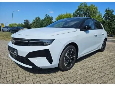Neu Opel Astra 145 PS (106 kW) 2026 Kontur weiss/dach schwarz meta Limousine