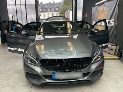 gebraucht Mercedes C220 Neuwertig 2. Hand Grau AMG