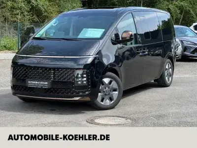 Gebraucht Hyundai Staria Signature 177 PS (130 kW) 2023 Schwarz Van / Kleinbus