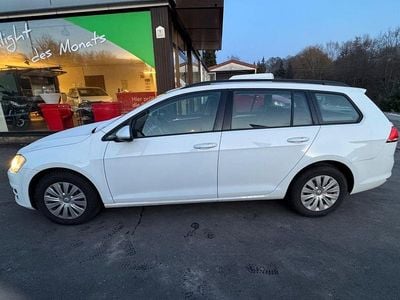Weiß Gebraucht 2014 VW Golf VII Trendline Kombi | 8.900 € (Fairer Preis)