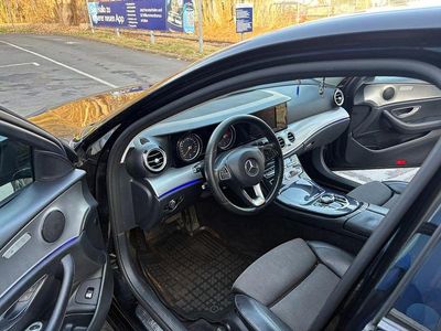 Gebraucht Mercedes E220 Avantgarde 194 PS (142 kW) 2017 Schwarz Limousine