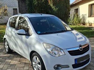 Gebraucht Opel Agila Edition 94 PS (69 kW) 2012 Weiß Limousine