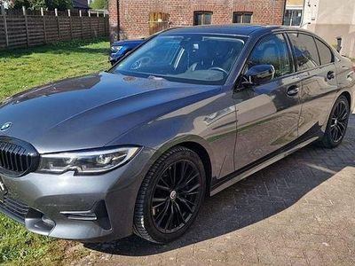 Grau Gebraucht 2019 BMW 330 Sport Line Limousine | 25.500 € (Fairer Preis)