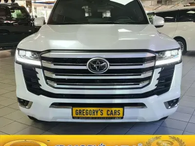 Neu Toyota Land Cruiser 415 PS (305 kW) 2026 Eminent white sparkling specia SUV