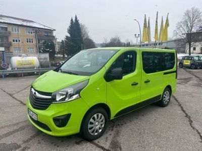 Grün Gebraucht 2017 Opel Vivaro Van / Kleinbus | 32.500 €