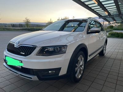 gebraucht Skoda Octavia 2.0 TDI DSG 4x4 Scout Combi Scout