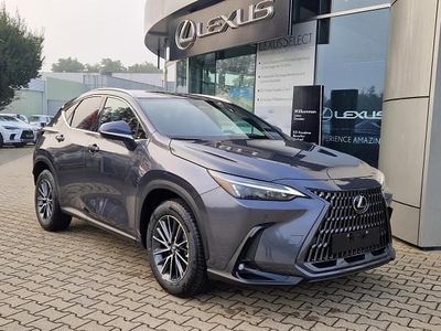 Gebraucht Lexus NX450h+ E-FOUR 309 PS (227 kW) 2024 Grün (nörigrün metallic) SUV