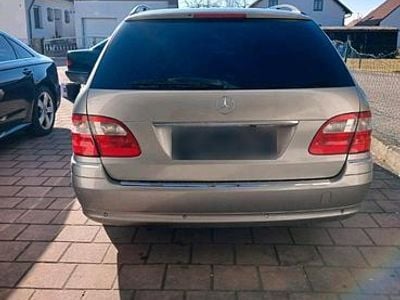 Gebraucht Mercedes E220 150 PS (110 kW) 2005 Grau Kombi