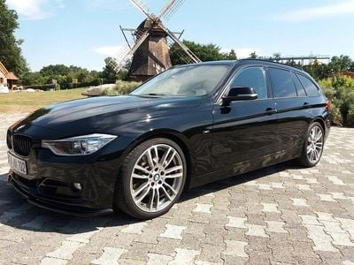 Begagnad BMW 330 Sport Line 258 HK (189 kW) 2014 Svart Kombi