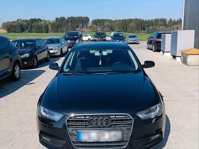 Gebraucht Audi A4 136 PS (100 kW) 2014 Schwarz Kombi