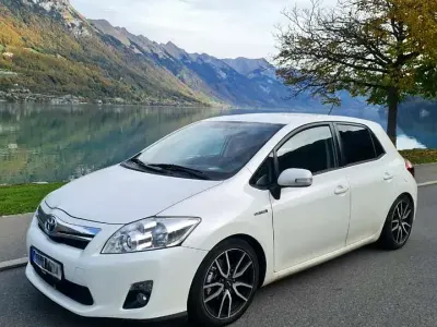Gebraucht Toyota Auris Hybrid Executive 136 PS (100 kW) 2012 Weiß Kleinwagen