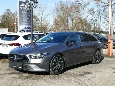 Używany Mercedes CLA220 190 KM (139 kW) 2023 Szary Sedan/Limuzyna