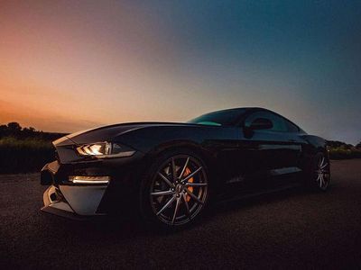 Grau Gebraucht 2018 Ford Mustang Fastback Coupé | 33.500 €