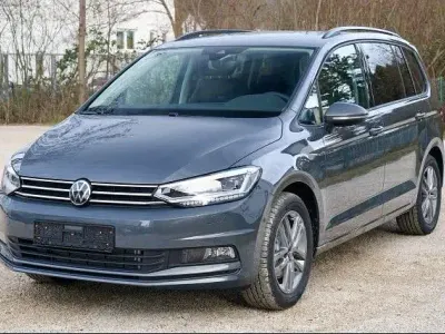 Neu VW Touran Comfortline 150 PS (110 kW) 2026 Grau Van / Kleinbus