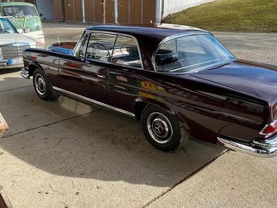 Gebraucht Mercedes W111 150 PS (110 kW) 1966 Violet Coupé