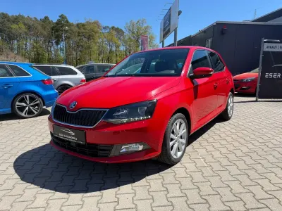 Gebraucht Skoda Fabia Joy 90 PS (66 kW) 2016 Rot Limousine