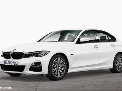BMW 330e
