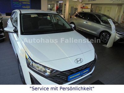 Weiß Neu 2025 Hyundai i20 Comfort Limousine | 17.890 € (Guter Preis)