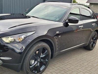 Infiniti QX70