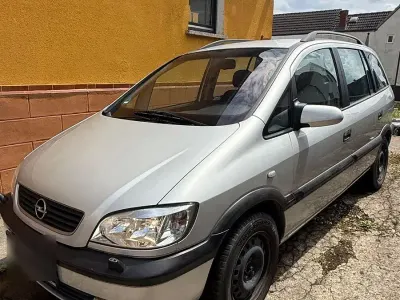 Gebraucht Opel Zafira Elegance 125 PS (91 kW) 2001 Silber Van / Kleinbus