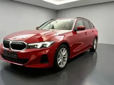 Używany BMW 320 Shadowline 190 KM (139 kW) 2023 Czerwony Sedan/Limuzyna