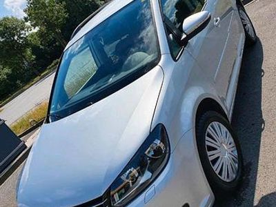 Second-hand VW Touran Trendline 105 CP (77 kW) 2011 Andere farben Monovolum