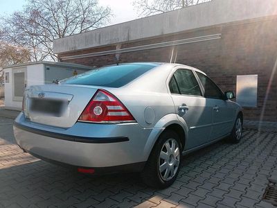 Gebraucht Ford Mondeo 125 PS (91 kW) 2005 Silber Limousine
